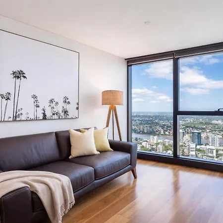 Skytower Apartment *