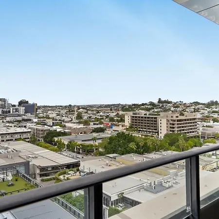 Apartment Modern 2 Bedroom - Short Stroll To St Brisbane
