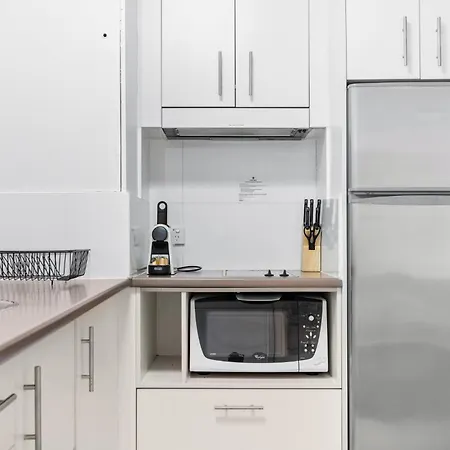 Bright Inner-city Near River View Apartment Brisbane
