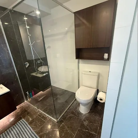 Skyrise Upper Floor Infinite Pool Brisbane