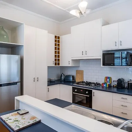 Apartment Rapunzels Art Deco Hideaway In New Farm