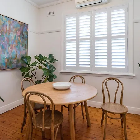 Apartment Rapunzels Art Deco Hideaway In New Farm *