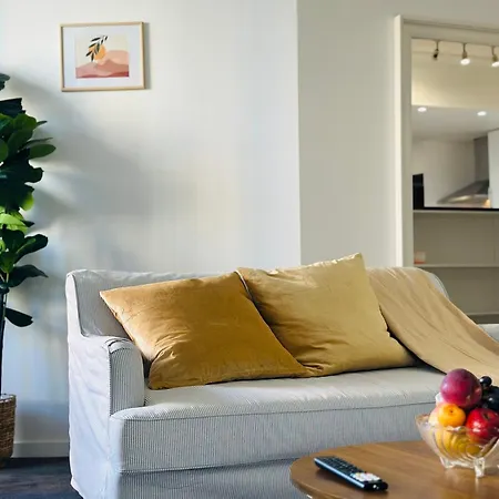 2 Bed In *