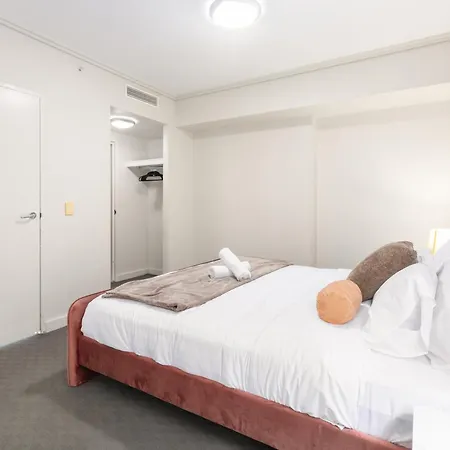 Oaks Gorgeous 2br With Pool, Parking, Gym Apartment *
