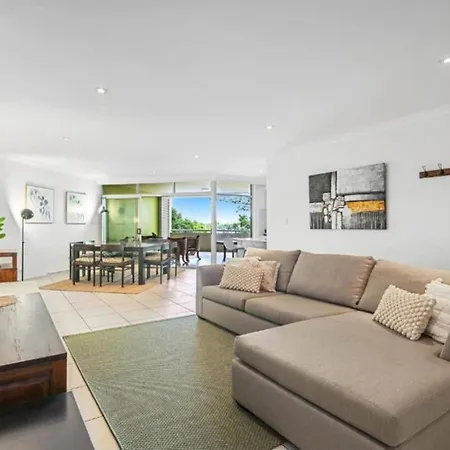 Apartment Lovely 3-bed With Alfresco Dining By Custom Hosting Brisbane
