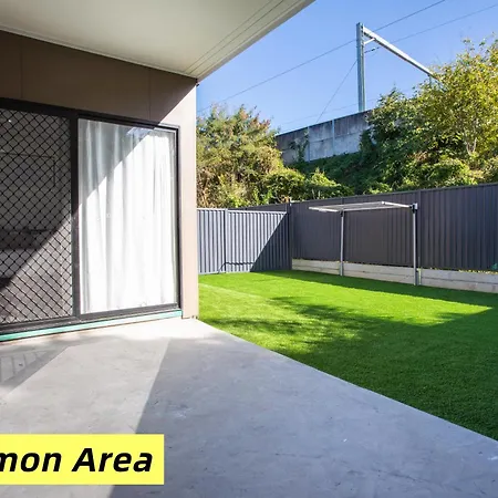 Spacious 1br In Oxley With Free Parking Apartment