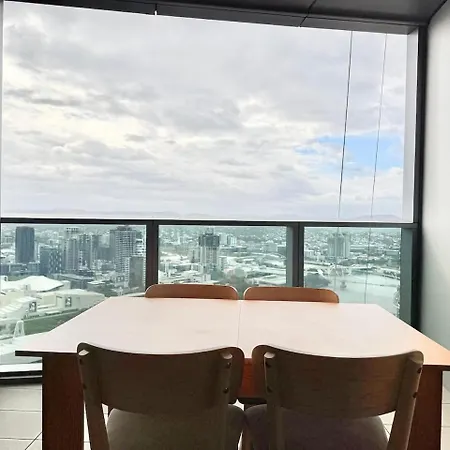 Luxury 3-bedroom With And River View Apartment *