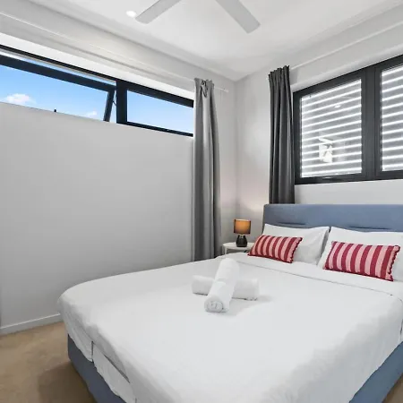 Modern 2br Easy Access To Everywhere Apartment