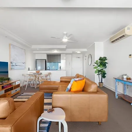 Apartment Immaculate Floor Views - 2bed-2bath-1car-pool *