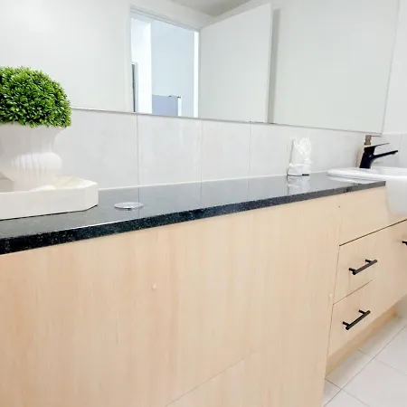 South Bank Penthouse - Streets Access - Free Parking Apartment *