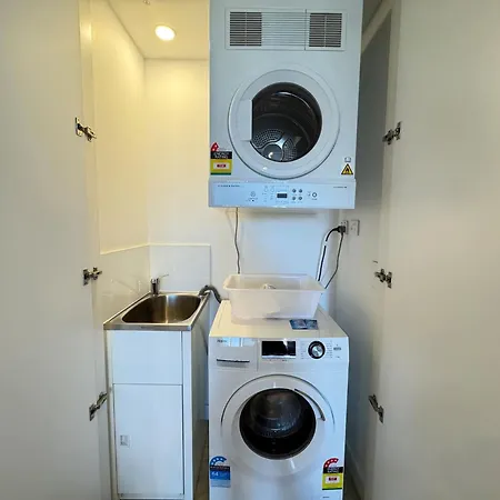 1br One Modern High-rise With Pool & Gym Access * Brisbane