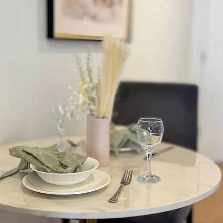 Apartment 1br One Modern High-rise With Pool & Gym Access Brisbane