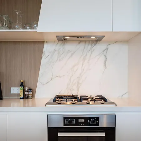 Bright Bowen Hills Apartment, Close To Life Apartment