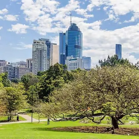 Cozy In The Heart Of Cbd C4 Brisbane