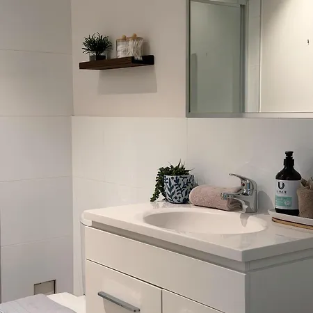 Apartment 2b2b With Courtyard - Close To Cbd - Free Parking Brisbane