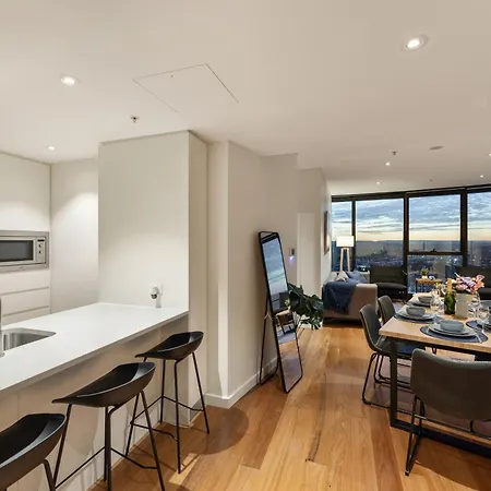 Apartment Skytower 72nd Floor 3br With Parking, Pool And Gym