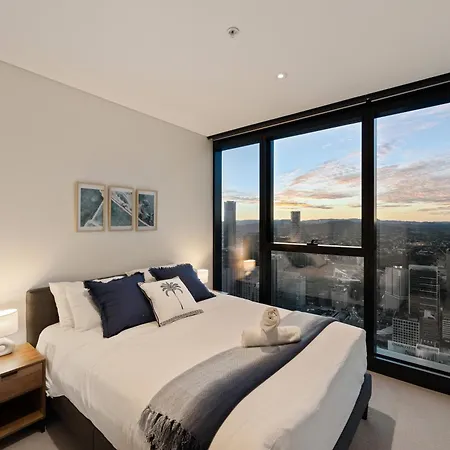 Skytower 72nd Floor 3br With Parking, Pool And Gym Apartment *