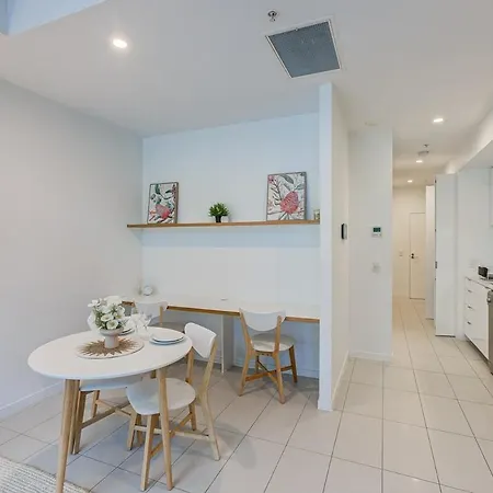 Modern 1br Retreat - Pool, Gym, Parking - Walk To South Bank Apartment Brisbane