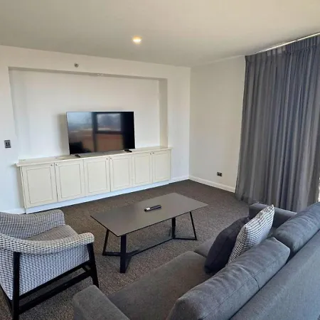 Contemporary 3br Getaway In Cbd