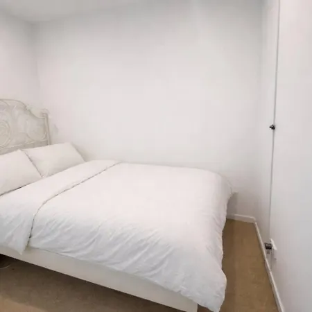2br Privately Managed, Free Carpark, Wifi, Pool In Panorama Bowen Hills Apartment