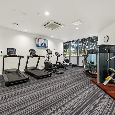 With Gym And Pool Access * Brisbane