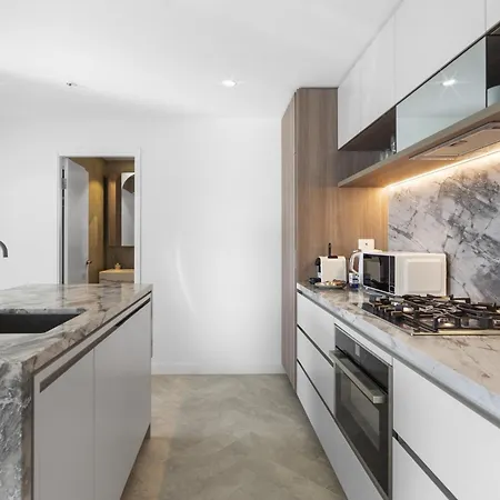River View 1br With Cbd & Pool, Gym & Sauna Apartment