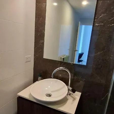 Apartment Skyrise Upper Floor Infinite Pool Brisbane