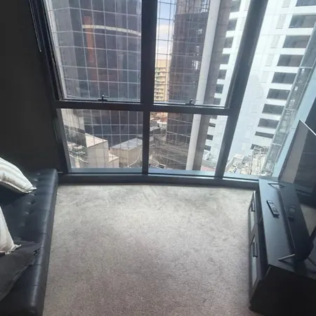 Upper Skyrise Unit Cbd Pool Gym Apartment