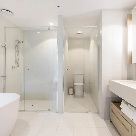 Gorgeous 3br With Study Overlooking Bne River