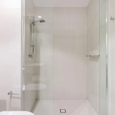 Apartment Gorgeous 3br With Study Overlooking Bne River
