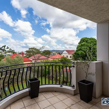 Southbank Parkside Two-bed Apartment
