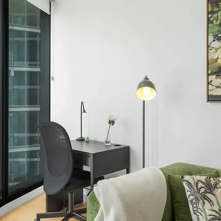 Valley Getaway - Rooftop Pool - Parking - Sleeps 6 *