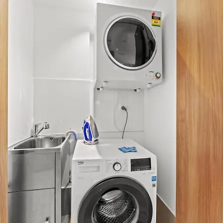 Elegant 1br Urban Retreat In Heart Of Apartment *