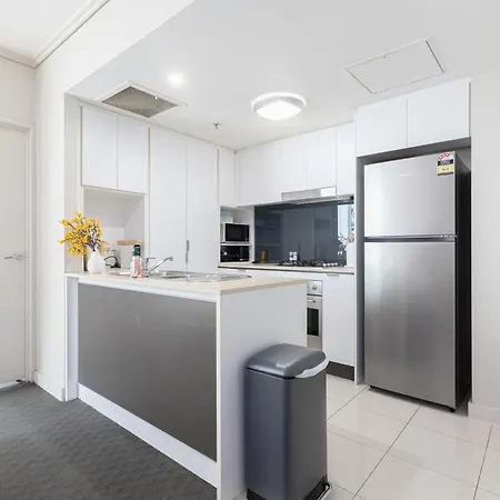 Oaks Gorgeous 2br With Pool, Parking, Gym Brisbane