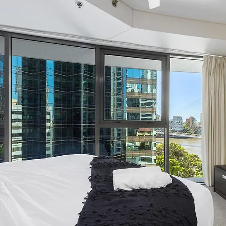 Oaks Luxury 2br With Pool, Gym And Parking * Brisbane