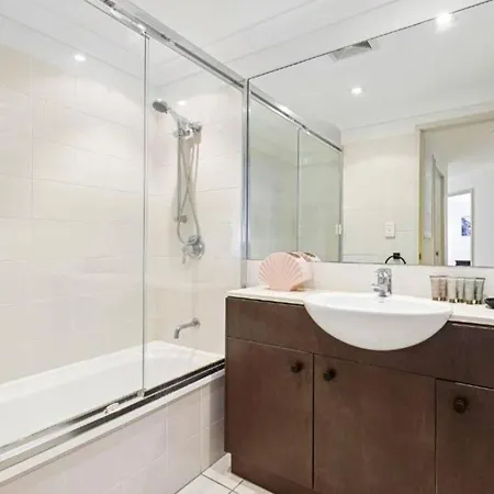 Lovely 3-bed With Alfresco Dining By Custom Hosting
