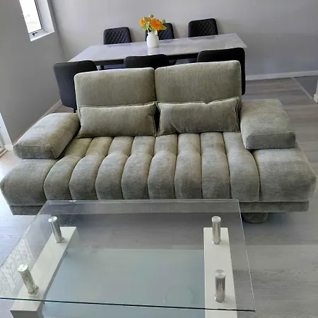 Riverfront Duplex With Unbeatable Connectivity Apartment