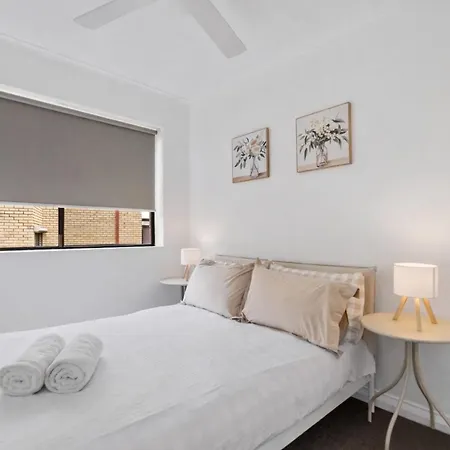 Spacious New Farm With Balcony And Secure Parking Brisbane