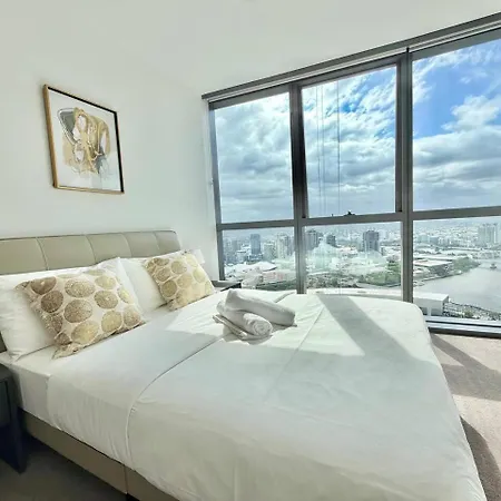 Luxury 3-bedroom With And River View Apartment