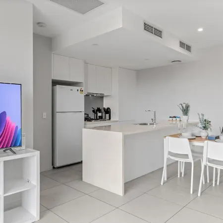 2br Modern With Balcony Great Location Apartment Brisbane