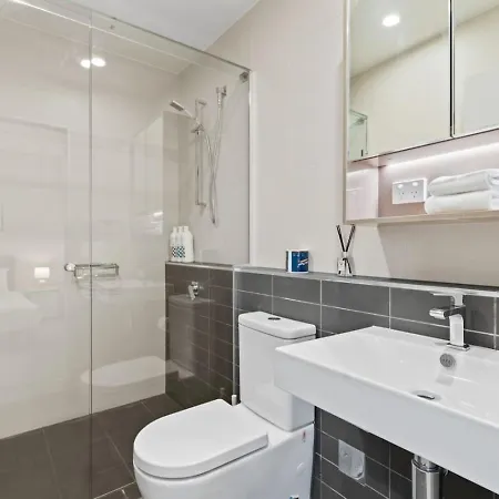 Modern 2br Easy Access To Everywhere *