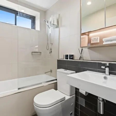 Apartment Modern 2br Easy Access To Everywhere