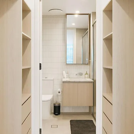 Milton Oasis Level 16- Luxury Near Milton Station