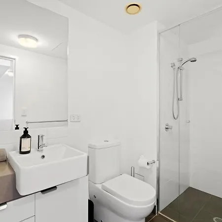 Immaculate Floor Views - 2bed-2bath-1car-pool * Brisbane