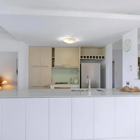 Apartment Bulimba Solace - Poolside Living By River