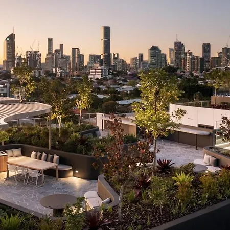 Apartment Luxe 2br With Rooftop Pool And Cbd View Brisbane