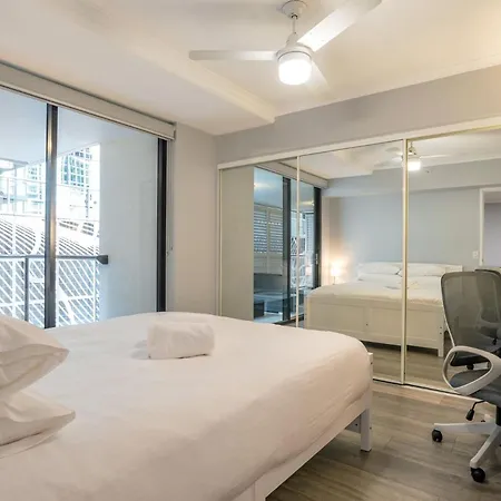 Skyline Escape - Pool, Gym & Sauna Brisbane