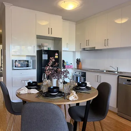Apartment 2b2b With Courtyard - Close To Cbd - Free Parking Brisbane
