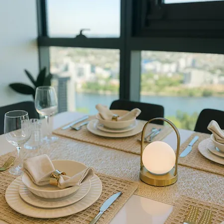 Apartment 2br Botanic Serenity - Queens Wharf Lv 49 Luxury Bne River Brisbane