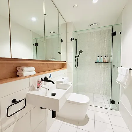 Street 2br2bath With Free Parking Apartment Brisbane